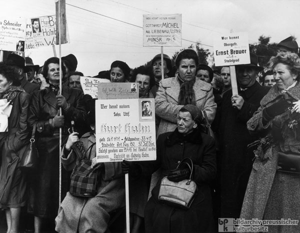 POWs from Soviet Camps Arrive at the Friedland Transfer Camp (October 1, 1955)